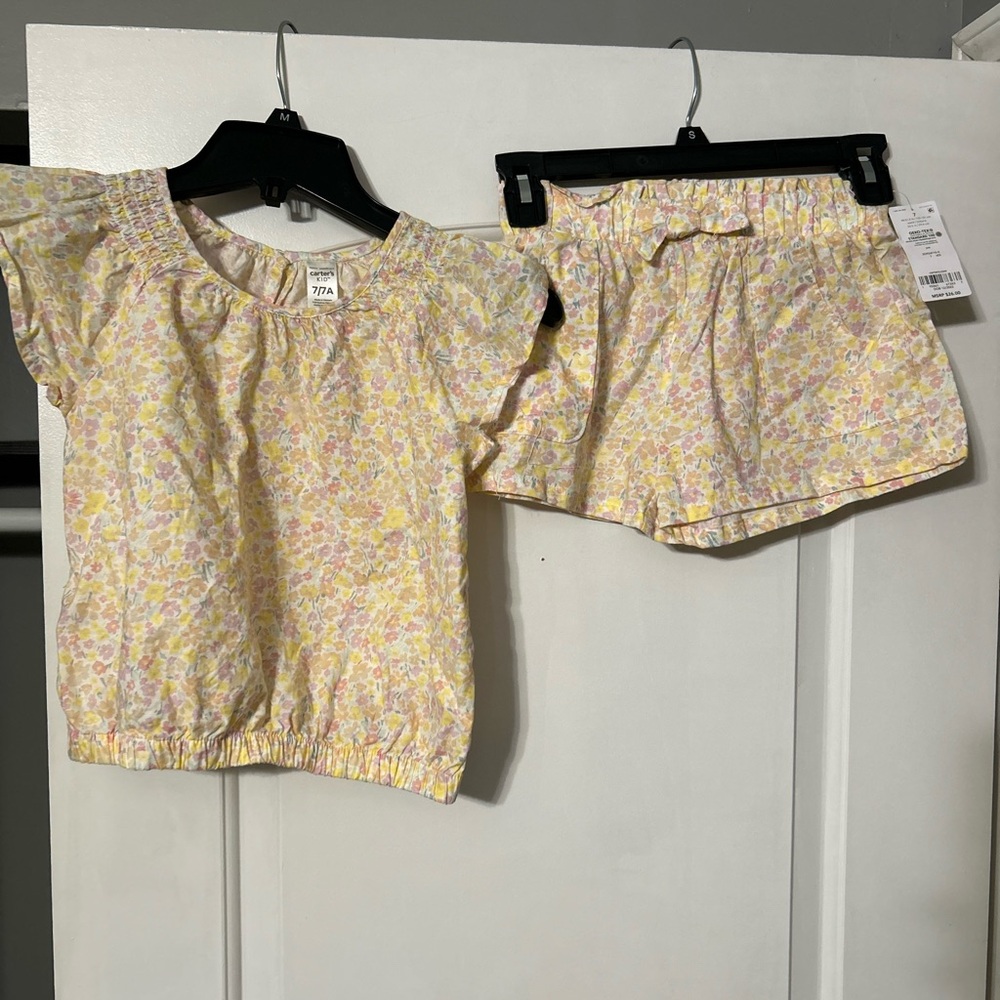Carters 2 piece floral shortset size 7A